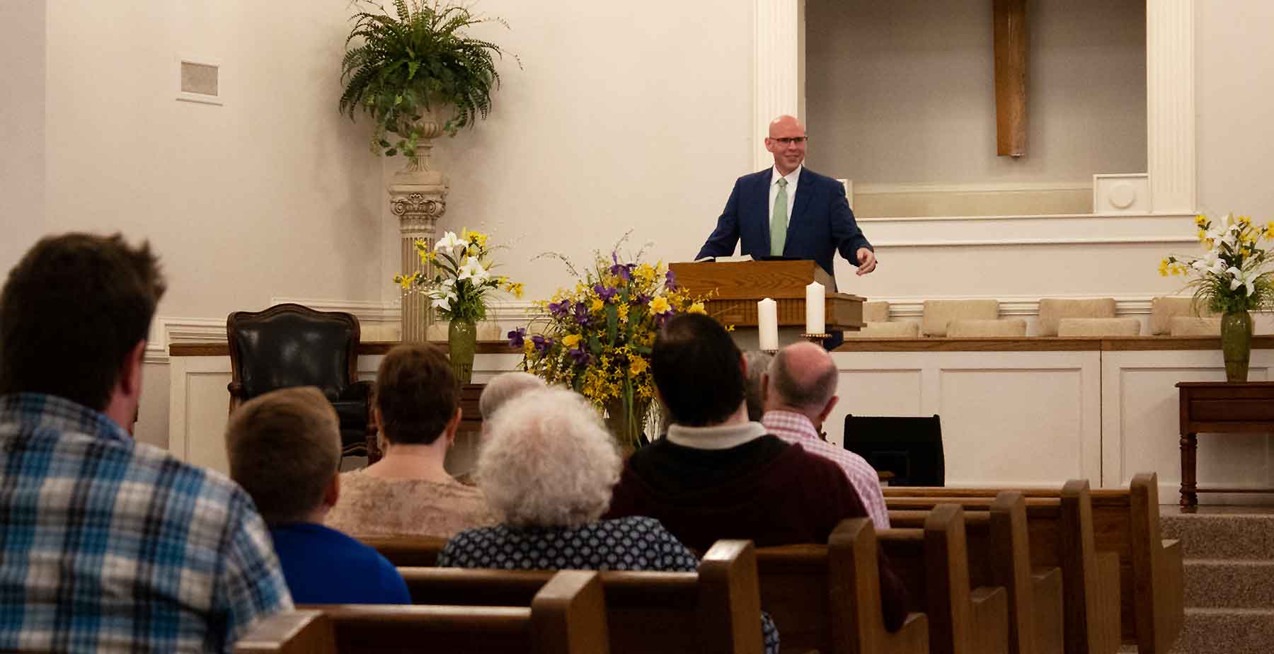 A photo of Ken Beaver preaching at Cathedral Baptist in Jonesboro