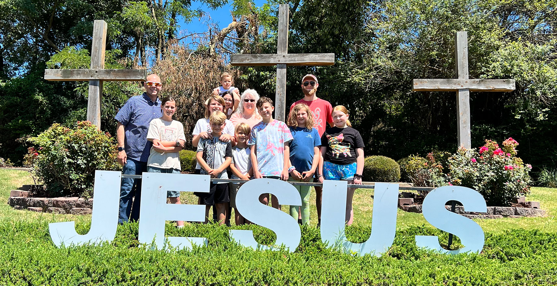 Youth-group-photo-childrens-camp